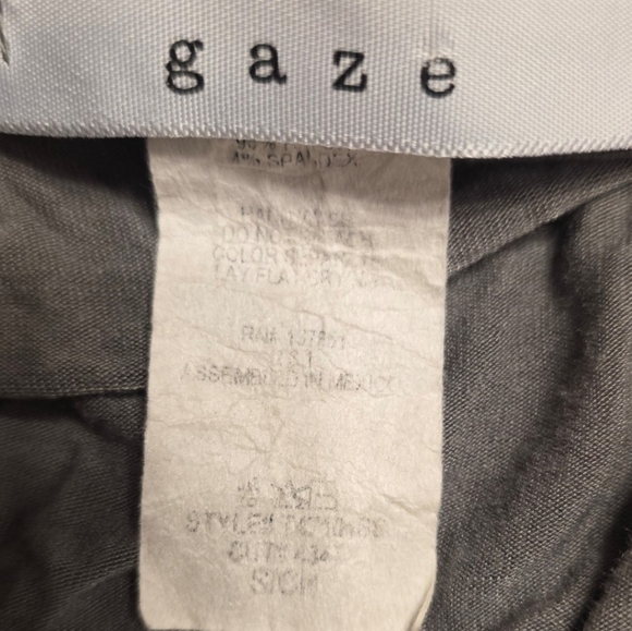 V Neck Ruched Front Top - Picture 3 of 3